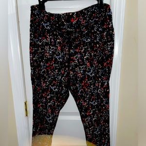 Livi athletic pant cropped Capri multicolor-size 18/20